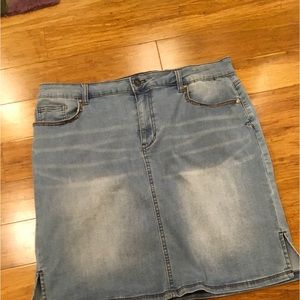 Bit and Bridle Women Faded Blue Denim SZ 12 MIDI/Mini Skirt